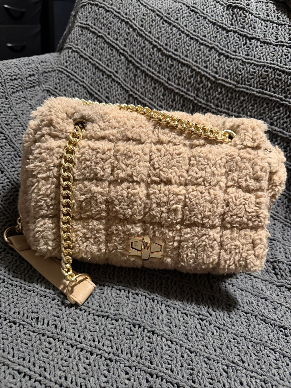 Primark Cream Quilted Sherpa Shoulder Bag with Gold Chain